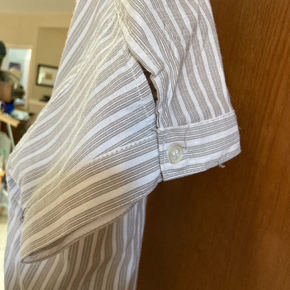 MAX STUDIO short sleeve shirt Size Large Beige & White striped Wore 2x too long - Picture 10 of 10